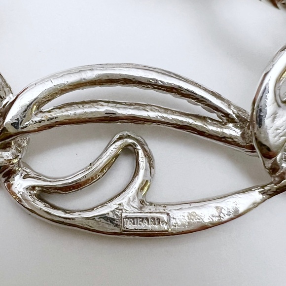 VTG Trifari Signed Silvertone Abstract Wave Twisted Rope Loop Collar Necklace - Picture 6 of 7